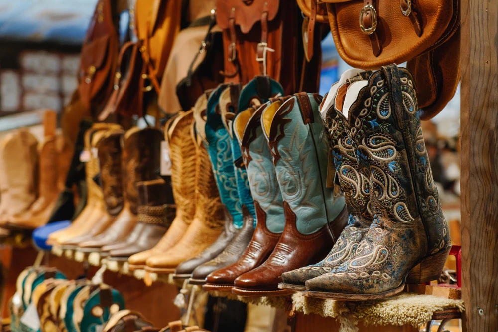 pigeon forge boot stores