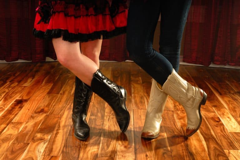 5 Popular Country Line Dances That Are Guaranteed to Get Your Boots Tapping