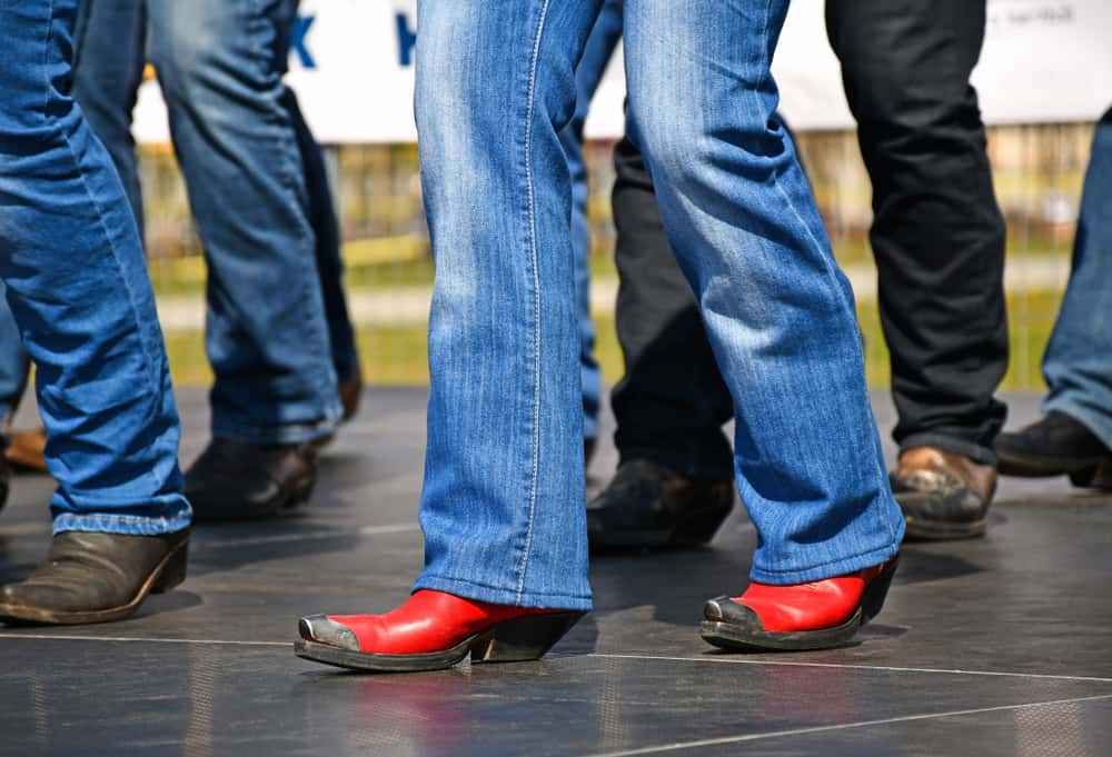 5 Popular Country Line Dances That Are Guaranteed to Get Your Boots Tapping