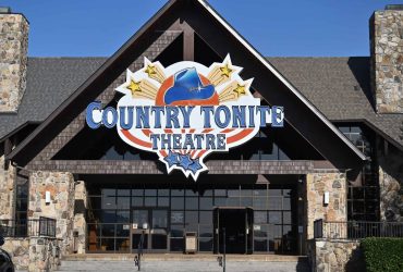 Top 4 Reasons Why Our Theater is an Amazing Place to Experience Country Music in Tennessee